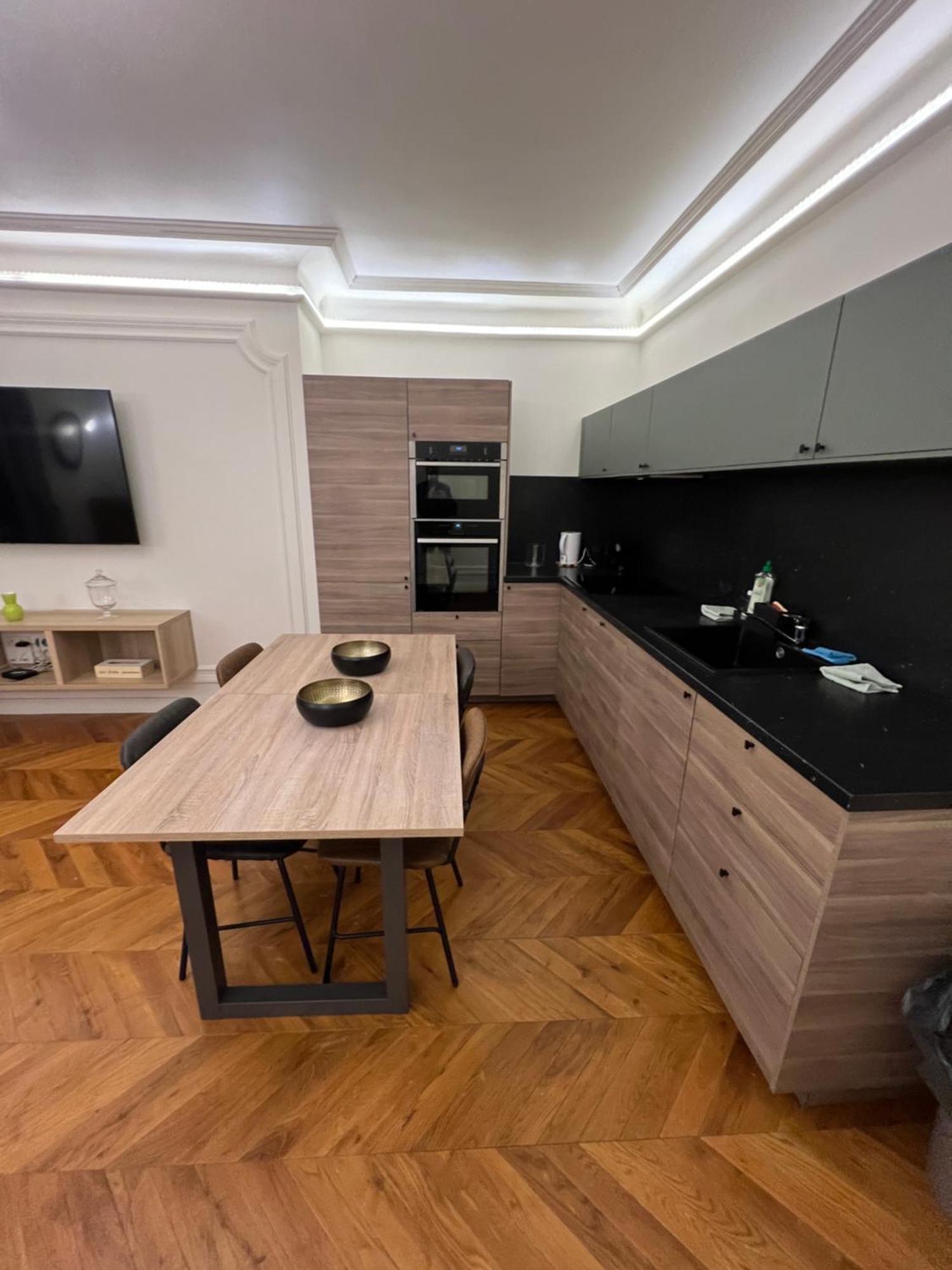 Private Apartments - Champs-Elysees Париж Екстериор снимка